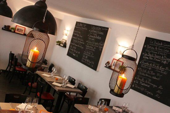 Restaurant A Table